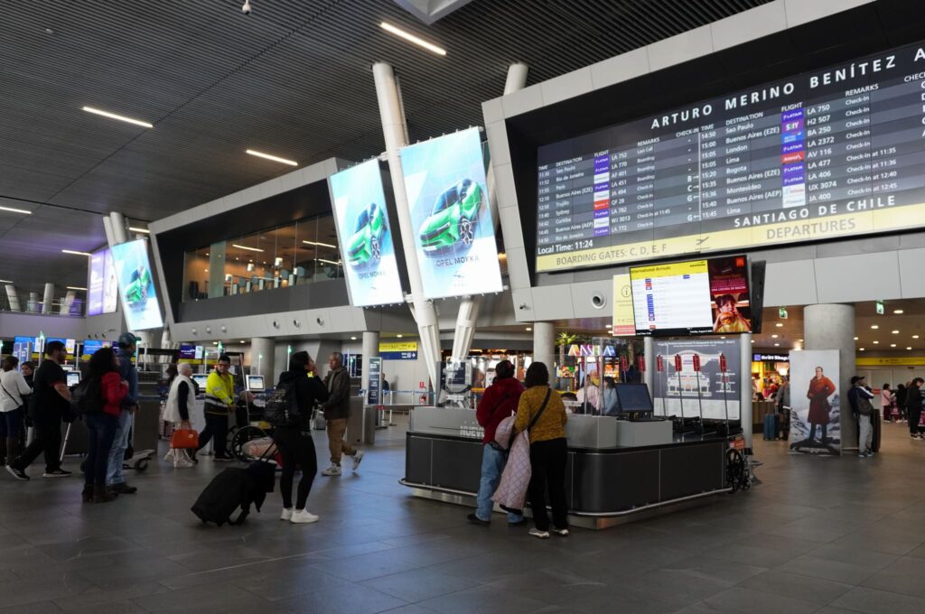 Pasajeros SCL terminal 2