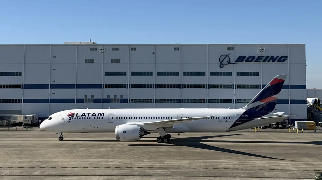 Aer-LATAM-Boeing-787-
